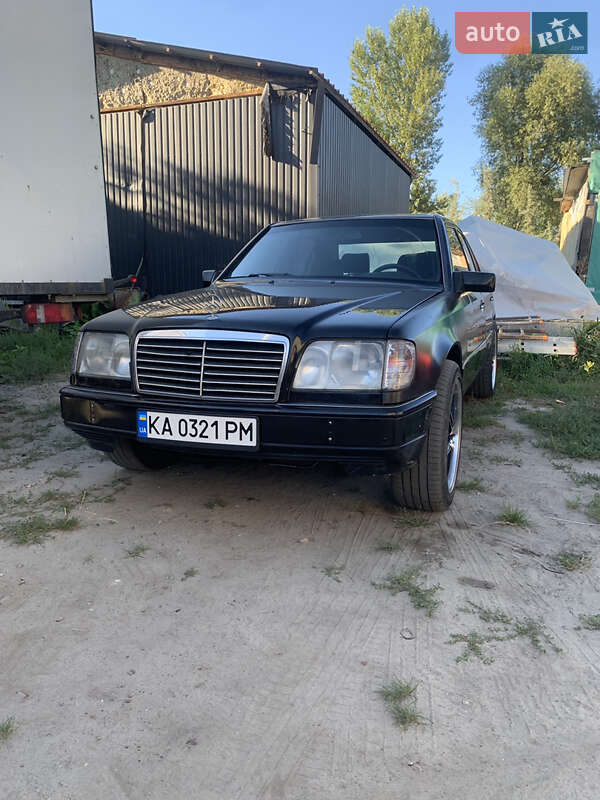 Mercedes-Benz E-Class 1995