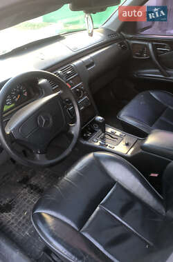 Седан Mercedes-Benz E-Class 1995 в 
