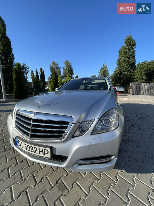 Седан Mercedes-Benz E-Class 2012 в Кременчуге