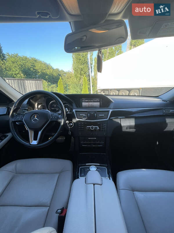 Седан Mercedes-Benz E-Class 2012 в Кременчуге