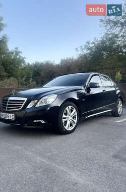 Седан Mercedes-Benz E-Class 2009 в Виннице