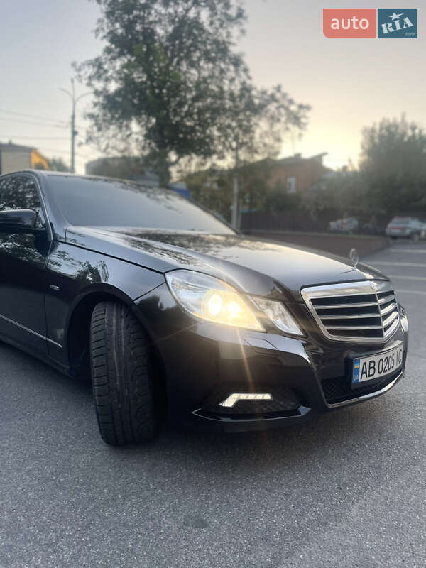 Седан Mercedes-Benz E-Class 2009 в Вінниці