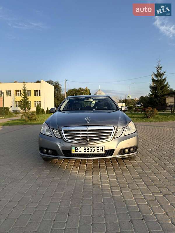 Седан Mercedes-Benz E-Class 2010 в 