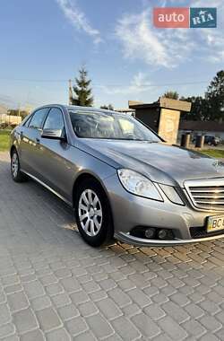 Седан Mercedes-Benz E-Class 2010 в 