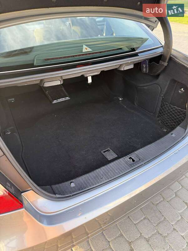 Седан Mercedes-Benz E-Class 2010 в Самборі