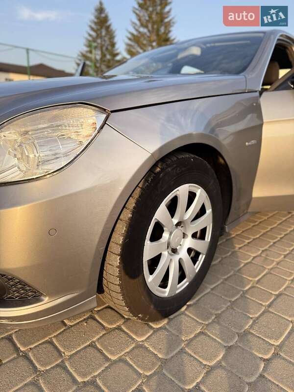 Седан Mercedes-Benz E-Class 2010 в Самборі