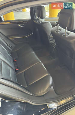Седан Mercedes-Benz E-Class 2012 в 