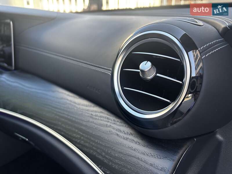 Седан Mercedes-Benz E-Class 2022 в Киеве