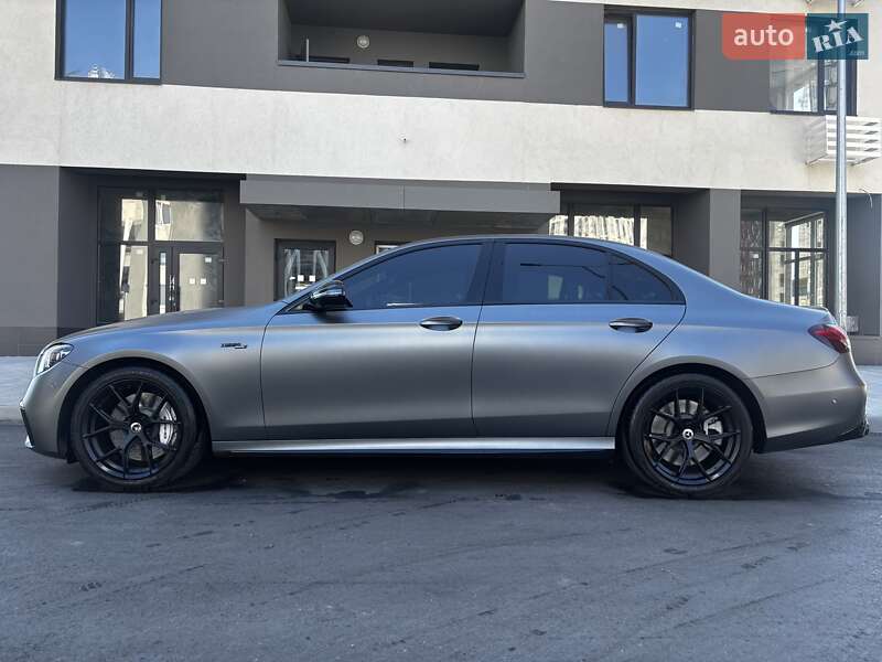 Седан Mercedes-Benz E-Class 2022 в Киеве
