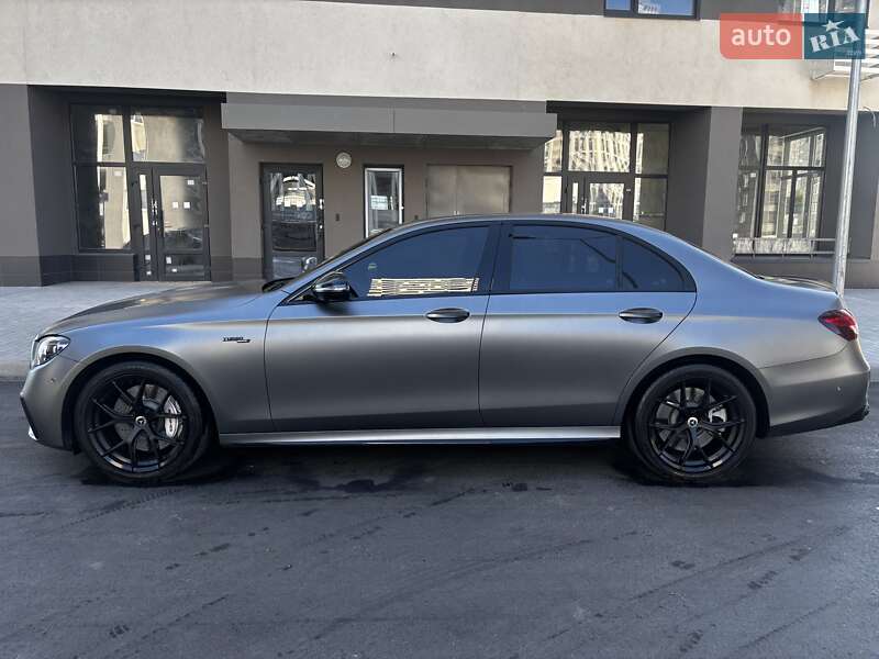 Седан Mercedes-Benz E-Class 2022 в Киеве
