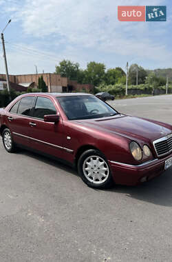 Седан Mercedes-Benz E-Class 1999 в 