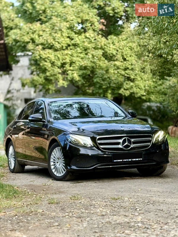 Седан Mercedes-Benz E-Class 2016 в 