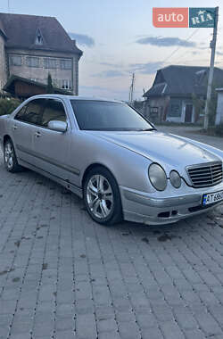 Седан Mercedes-Benz E-Class 2001 в 
