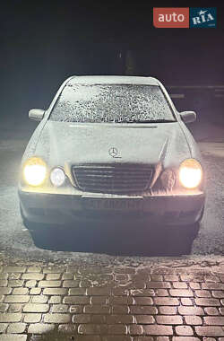 Седан Mercedes-Benz E-Class 2001 в 