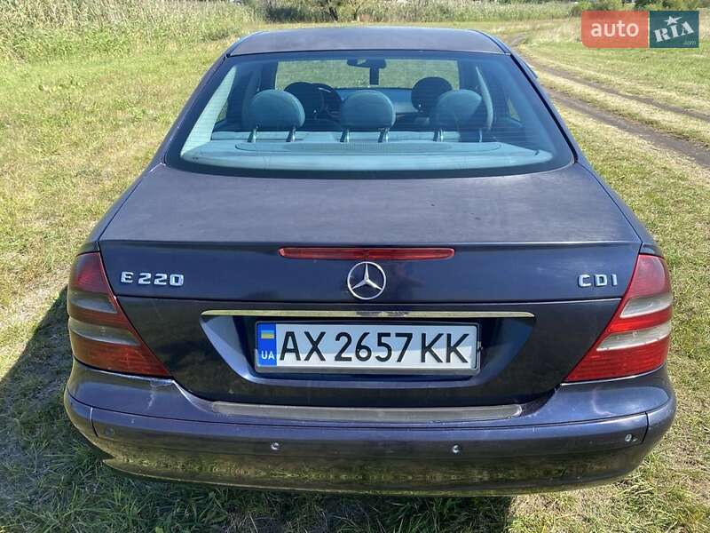 Седан Mercedes-Benz E-Class 2003 в Змиеве фото 22 Седан Mercedes-Benz E-Class 2003 в Змиеве