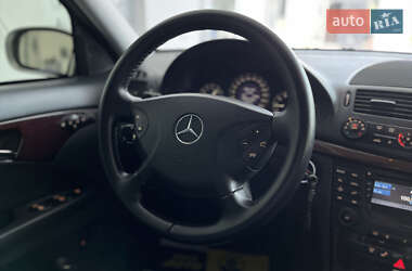 Седан Mercedes-Benz E-Class 2002 в 