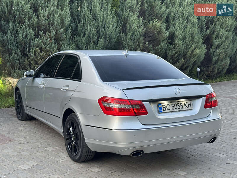 Седан Mercedes-Benz E-Class 2010 в Самборе