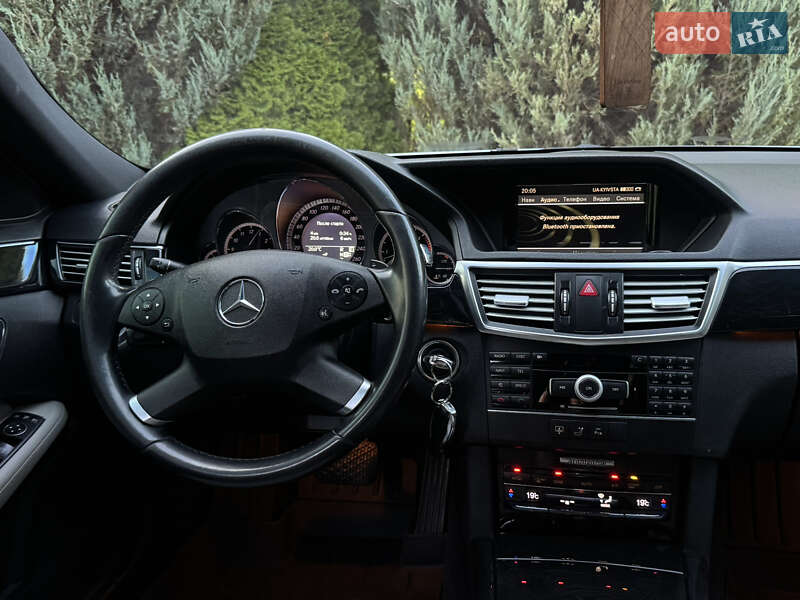 Седан Mercedes-Benz E-Class 2010 в Самборе