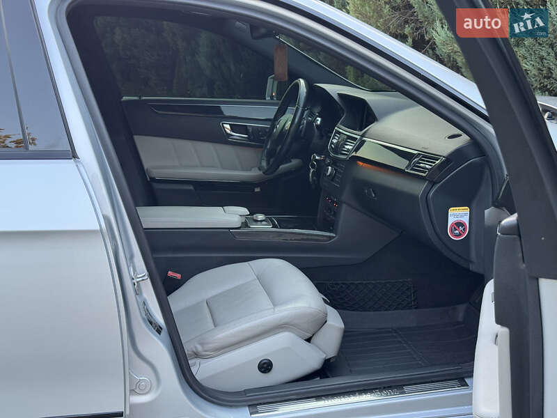 Седан Mercedes-Benz E-Class 2010 в Самборе