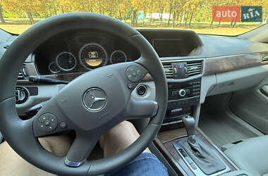 Седан Mercedes-Benz E-Class 2011 в 