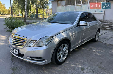 Седан Mercedes-Benz E-Class 2011 в 