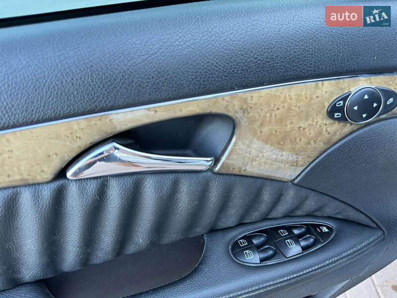 Седан Mercedes-Benz E-Class 2008 в Новоднестровске