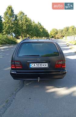 Универсал Mercedes-Benz E-Class 2002 в 