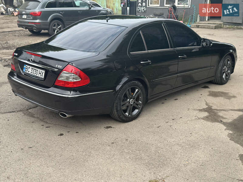 Седан Mercedes-Benz E-Class 2008 в Дрогобичі