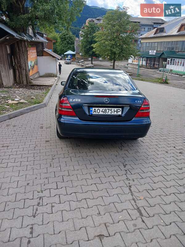Седан Mercedes-Benz E-Class 2003 в Межгорье