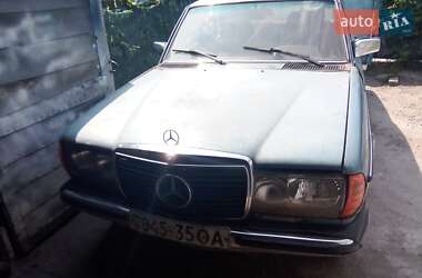 Седан Mercedes-Benz E-Class 1983 в Каменском