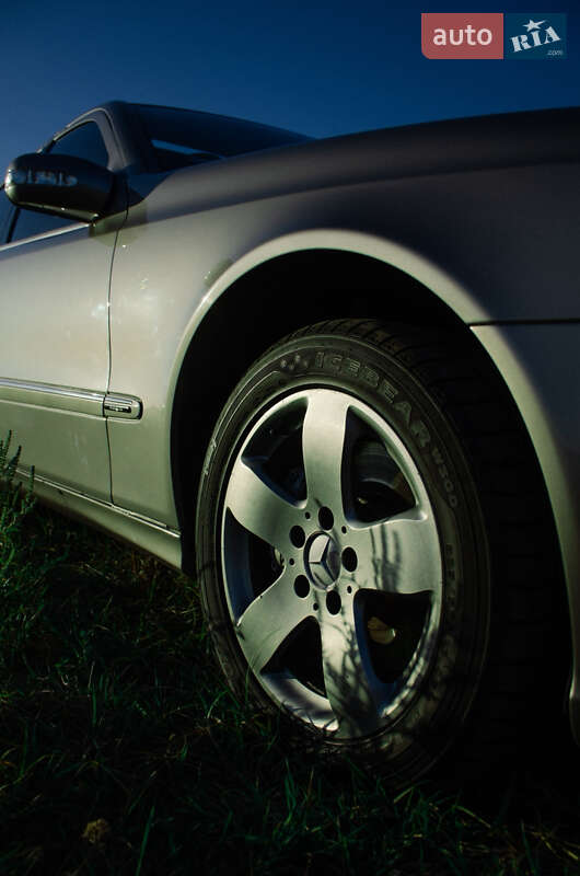 Седан Mercedes-Benz E-Class 2003 в Борисполі