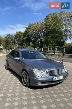 Седан Mercedes-Benz E-Class 2003 в Ровно