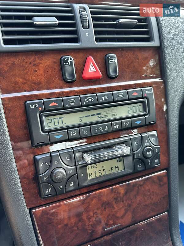 Седан Mercedes-Benz E-Class 2000 в Харкові