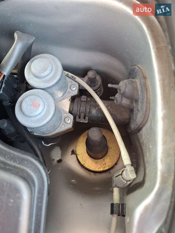 Седан Mercedes-Benz E-Class 2000 в Харкові