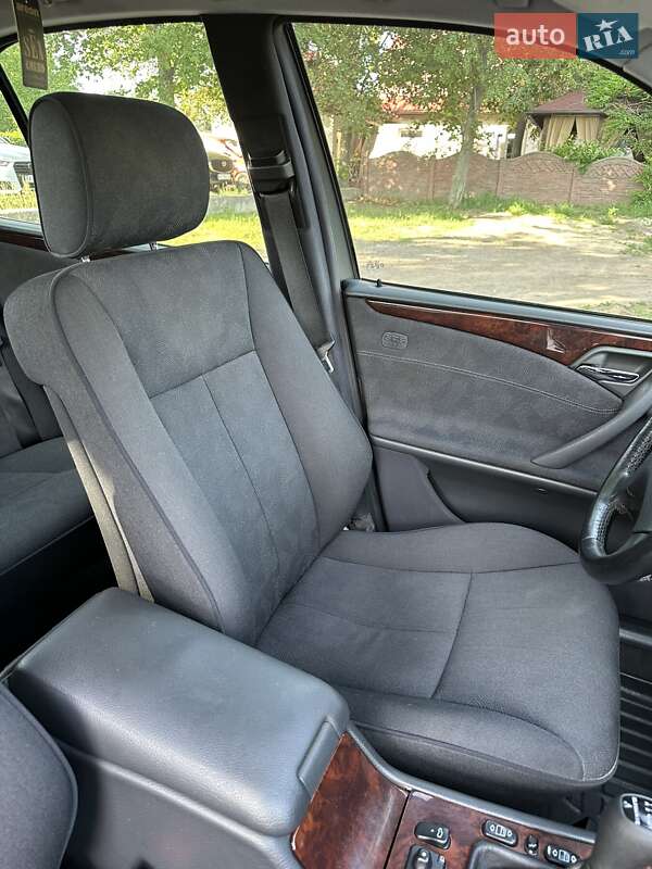 Седан Mercedes-Benz E-Class 2000 в Харкові