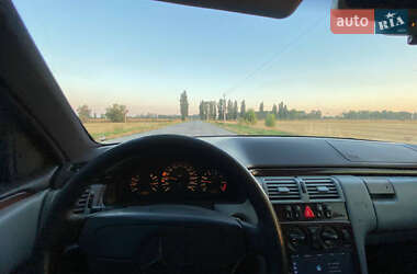 Седан Mercedes-Benz E-Class 1997 в 
