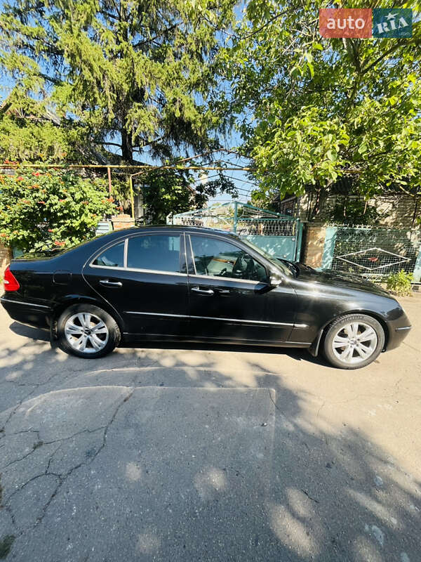 Седан Mercedes-Benz E-Class 2004 в Кривом Роге