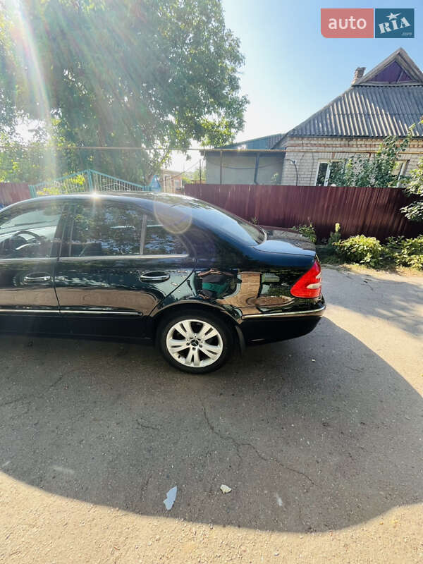 Седан Mercedes-Benz E-Class 2004 в Кривом Роге