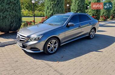 Седан Mercedes-Benz E-Class 2015 в Черновцах