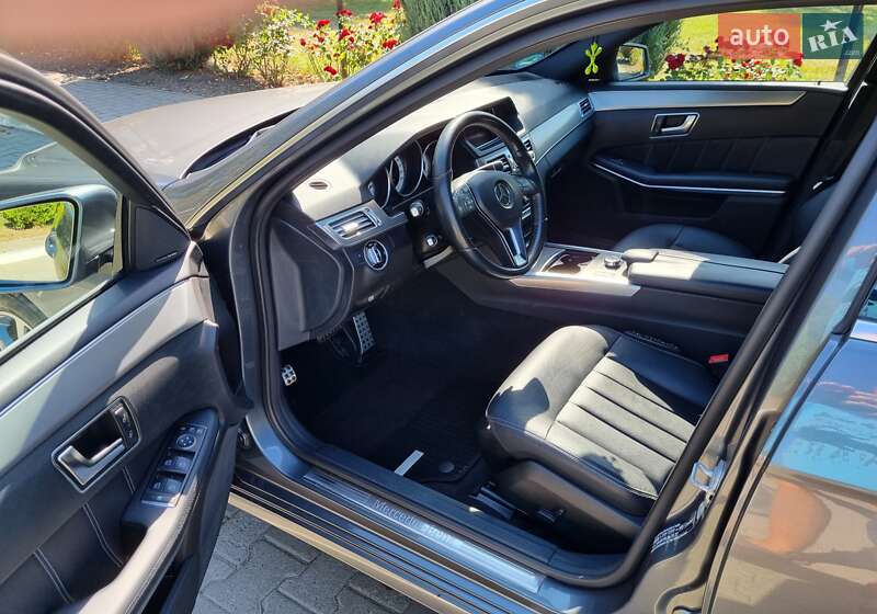 Седан Mercedes-Benz E-Class 2015 в Черновцах