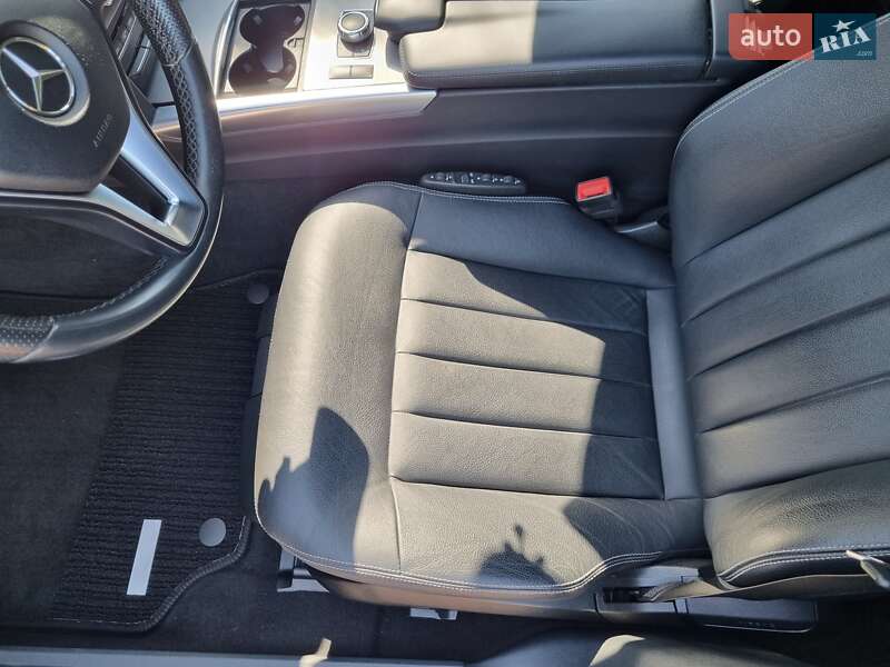 Седан Mercedes-Benz E-Class 2015 в Черновцах