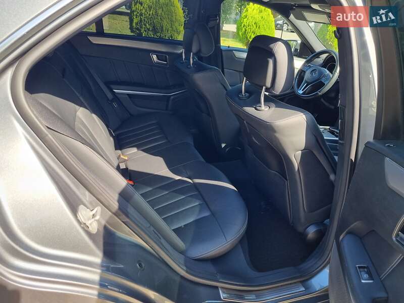 Седан Mercedes-Benz E-Class 2015 в Черновцах