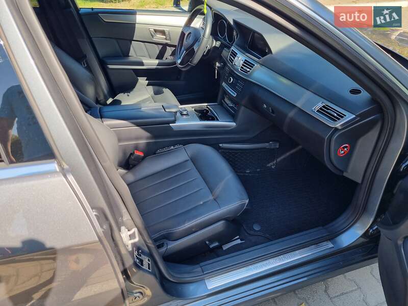 Седан Mercedes-Benz E-Class 2015 в Черновцах
