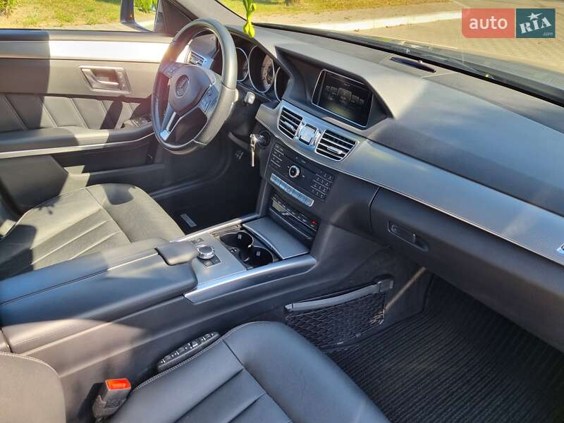 Седан Mercedes-Benz E-Class 2015 в Черновцах