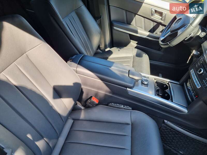 Седан Mercedes-Benz E-Class 2015 в Черновцах