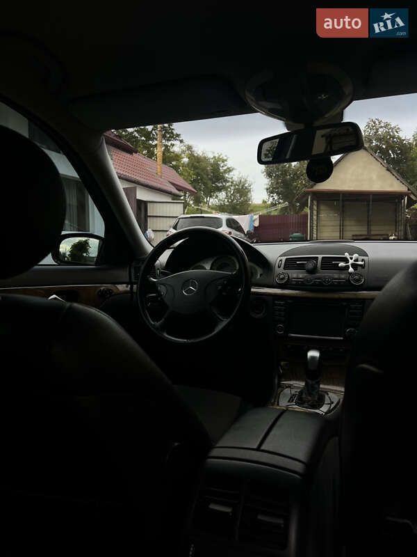 Седан Mercedes-Benz E-Class 2006 в Львове