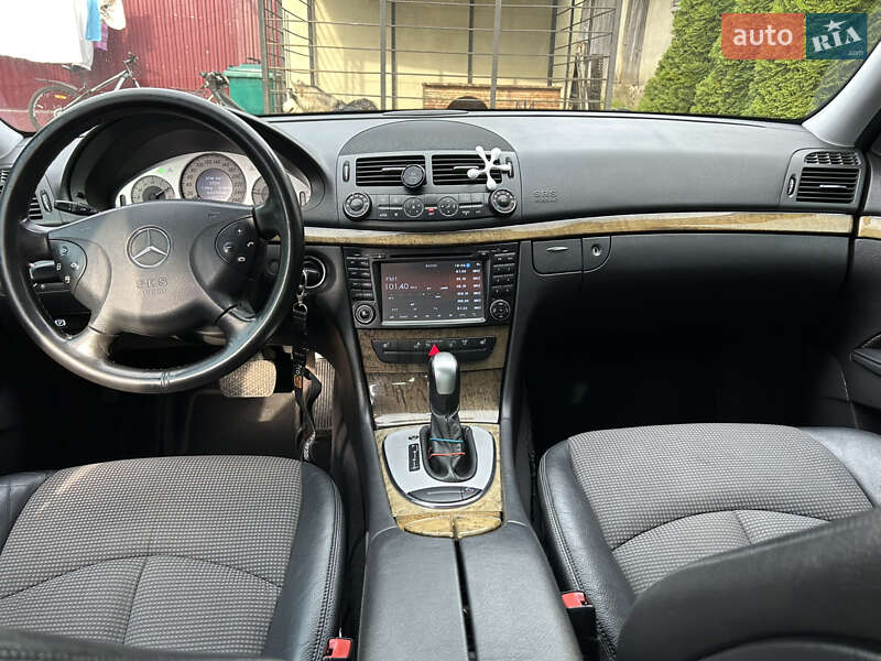 Седан Mercedes-Benz E-Class 2006 в Львове