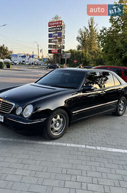 Седан Mercedes-Benz E-Class 2001 в 