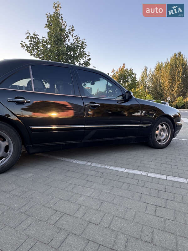 Седан Mercedes-Benz E-Class 2001 в Хмельницком