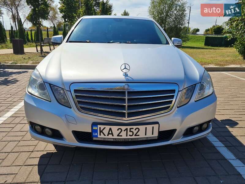 Седан Mercedes-Benz E-Class 2010 в Киеве